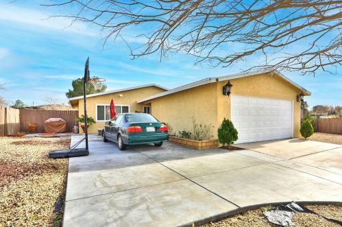 15923 La Verida Dr, Victorville, CA 92395-3473