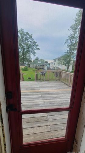 4 5th St, Danbury CT  06810-5704 exterior