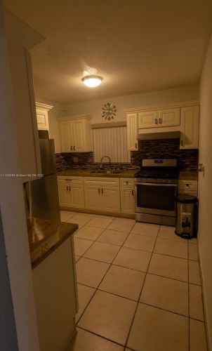 6265 111th Ter, Hialeah FL  33012-2354 exterior