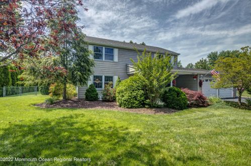 25 Princess Anne Dr, East Freehold, NJ 07728-3039