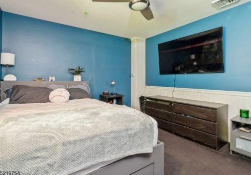 11 Kearny Dr, Wantage NJ  07461-3928 exterior