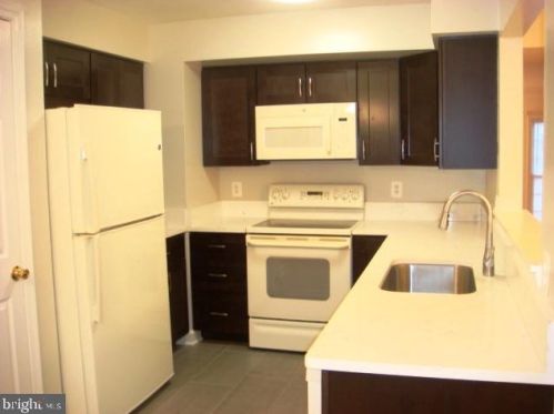 12145 Derriford Ct, Woodbridge VA  22192-5128 exterior