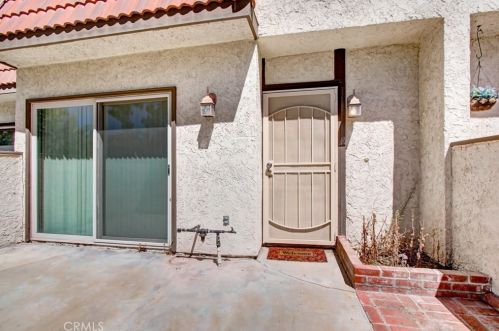 27650 Ironstone Dr, Santa Clarita, CA 91387-5878