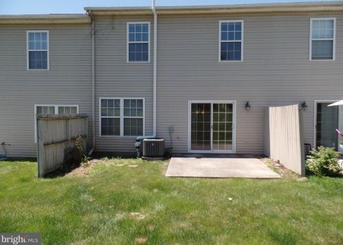 10 Carousel Cir, Swatara, PA 17033-3607