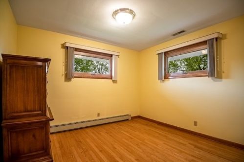 1049 Wilhelm Rd, Hermitage PA  16148-3746 exterior