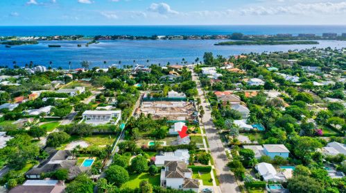 235 Summa St, West Palm Beach, FL 33405-4717