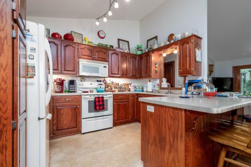 2518 Crestview Ln, Brainerd, MN 56401-5547