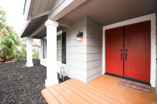 118 Oakmeade Ct, Vacaville CA exterior