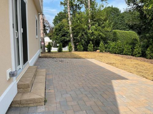 3 Stratford Rd, New Rochelle NY  10804-2519 exterior