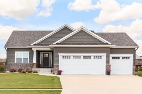 6715 Country Ridge Dr, Covington, IA 52324-7002