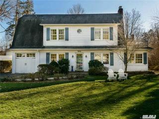 80 South Dr, North Hills, NY 11030-1442