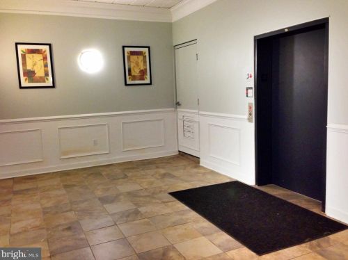 926 3rd St, Philadelphia, PA 19123-2257