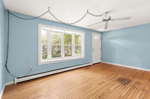 1 Nolet Ave, Salem NH  03079-1756 exterior