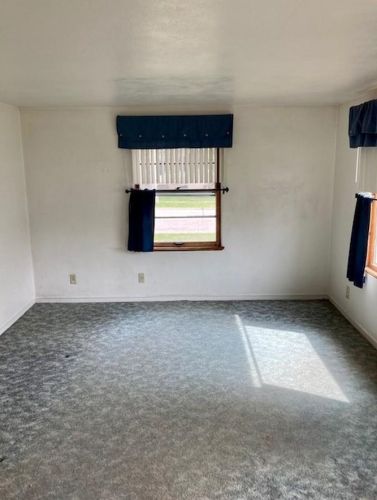 1214 Hickory Hill Dr, Green Bay, WI 54304-2361