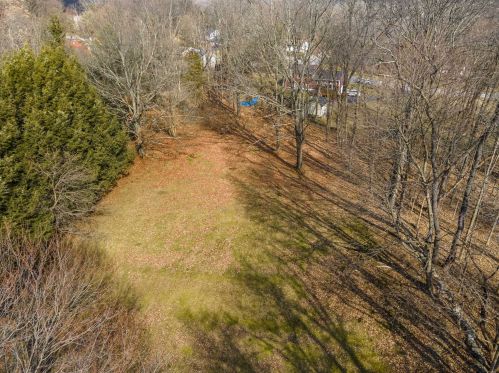 35 Montfort Rd, New Hamburg NY  12590-3520 exterior