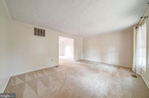 1304 Cold Harbor Ct, Herndon VA 20170-2018 exterior