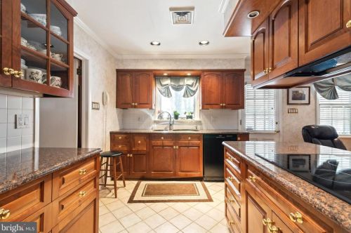 2640 Shady Ln, Lansdale, PA 19446-6007
