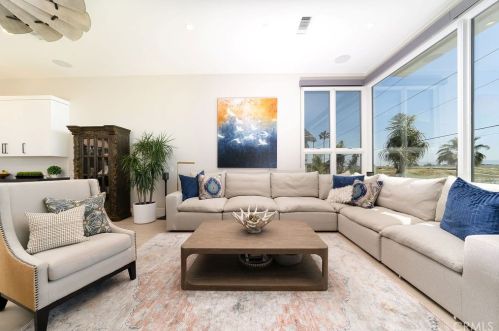 231 Seal Beach Blvd, Seal Beach CA  90740-2633 exterior