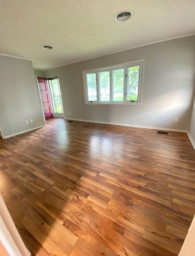 304 Middle Dr, West Jefferson OH  43162-1316 exterior