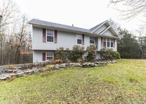606 Twin Arch Rd, Rock Tavern, NY 12575-5325