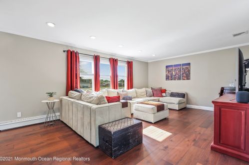 146 Locust Ave, West Long Branch NJ  07764-1162 exterior