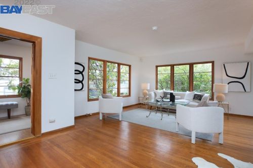 869 28th St, Oakland, CA 94610-4014