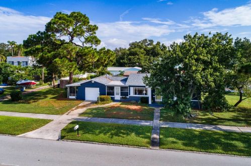 5933 15th Ave, Saint Petersburg, FL 33707-3305