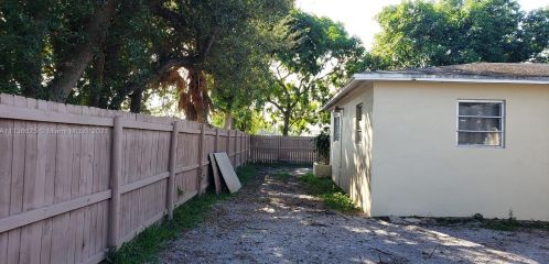 6801 21st St, Hollywood FL  33023-2711 exterior