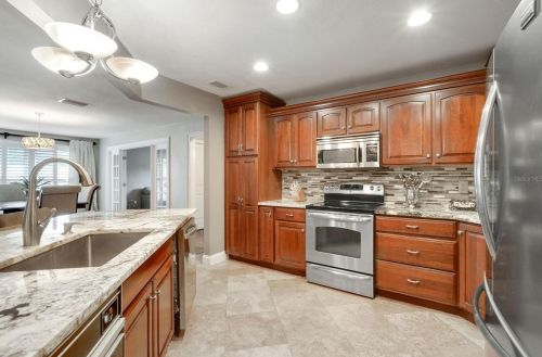 1135 Wisper Run Ct, Lutz FL  33558-5185 exterior
