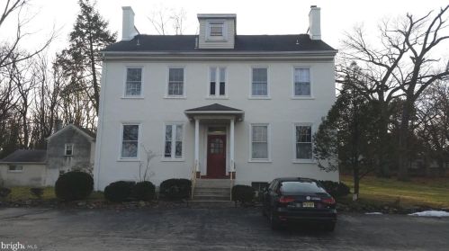211 Henderson Rd, Norristown, PA 19406-2099