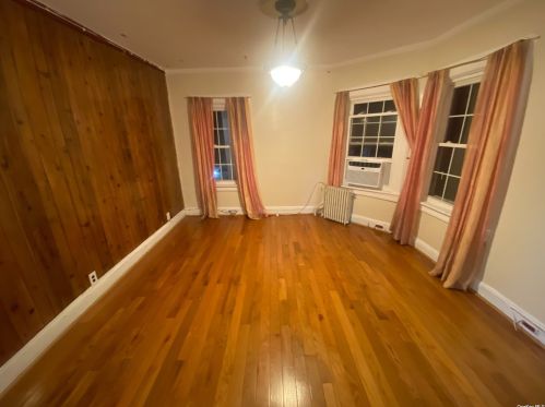 84-15 120th St, Jamaica, NY 11415-3107