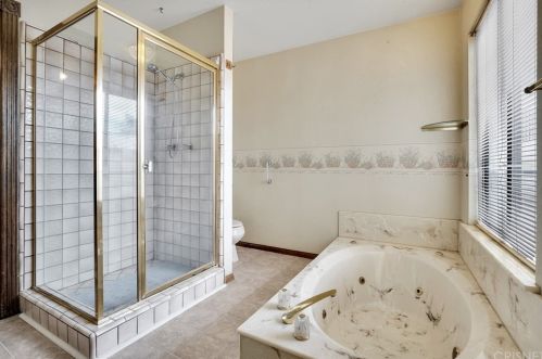 43517 37 St, Lancaster CA 93536-5499 exterior