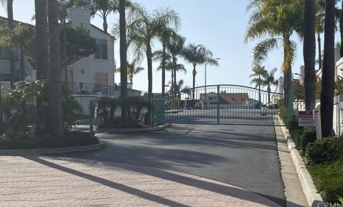 3325 Genoa Way, Oceanside, CA 92056-1739