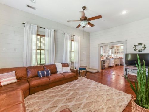 1509 Mechanic St, Galveston TX 77550-2531 exterior