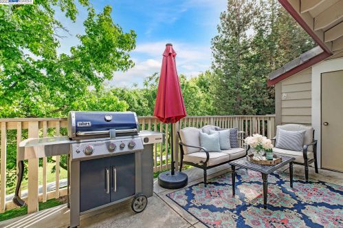 3308 Smoketree Commons Dr, Pleasanton CA  94566-7959 exterior