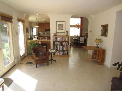 4085 Caminito Terviso, San Diego CA  92122-1991 exterior