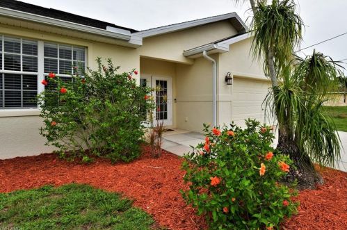 4114 12th St, Lehigh Acres, FL 33976-2844