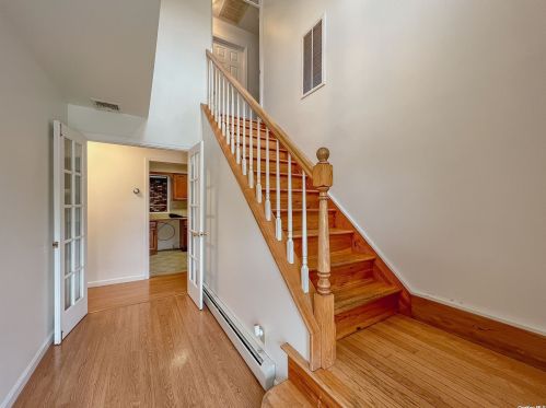 71 Berg Ave, San Remo, NY 11754-1502