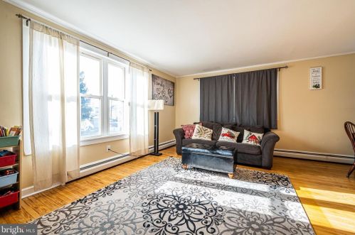 605 Cherry St, Lansdale PA 19446-3908 exterior