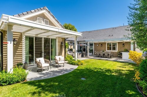 5461 Las Lomas St, Long Beach CA  90815-4138 exterior