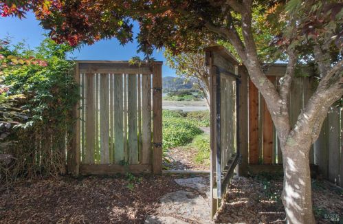 16 Eucalyptus Knoll St, Mill Valley CA  94941-2287 exterior