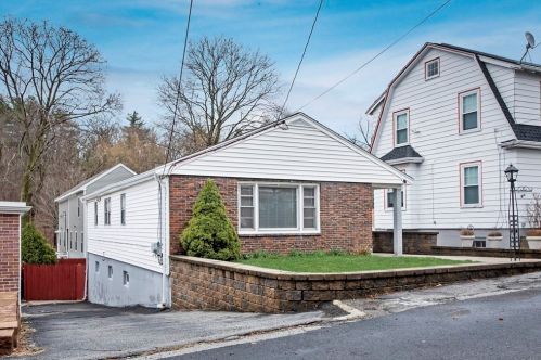 22 Mccall St, Medford, MA 02155-1018