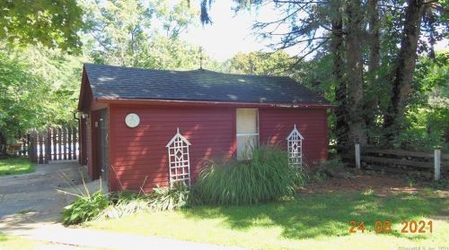 37 Town St, Norwich CT  06360-2323 exterior