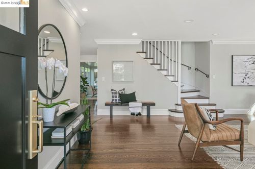 5828 Heron Dr, Oakland CA  94618-2628 exterior