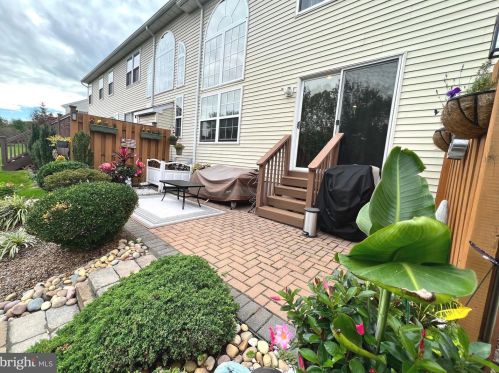 324 Glenn Rose Cir, Norristown PA 19406-1783 exterior