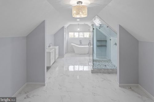 603 Crystal Lake Ave, Tavistock NJ  08033-2711 exterior