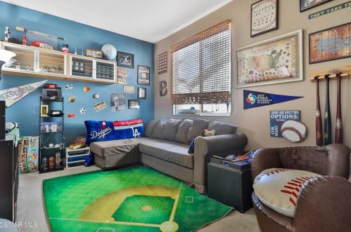 867 Coronado Cir, Santa Paula CA  93060-1666 exterior