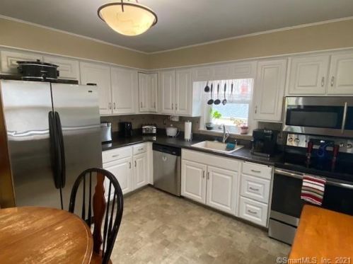 22 Middlesex St, Waterbury, CT 06704-1419