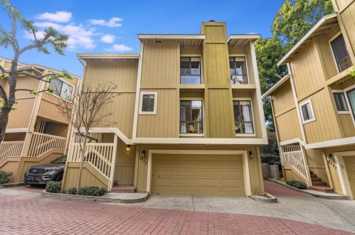1379 Campbell Ave, Campbell, CA 95008-1758