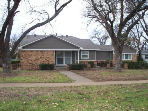 1214 Carolina St, Graham TX  76450-3628 exterior